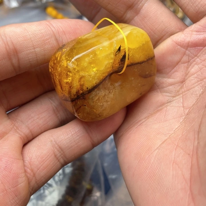 琥珀未镶嵌珠宝奇石