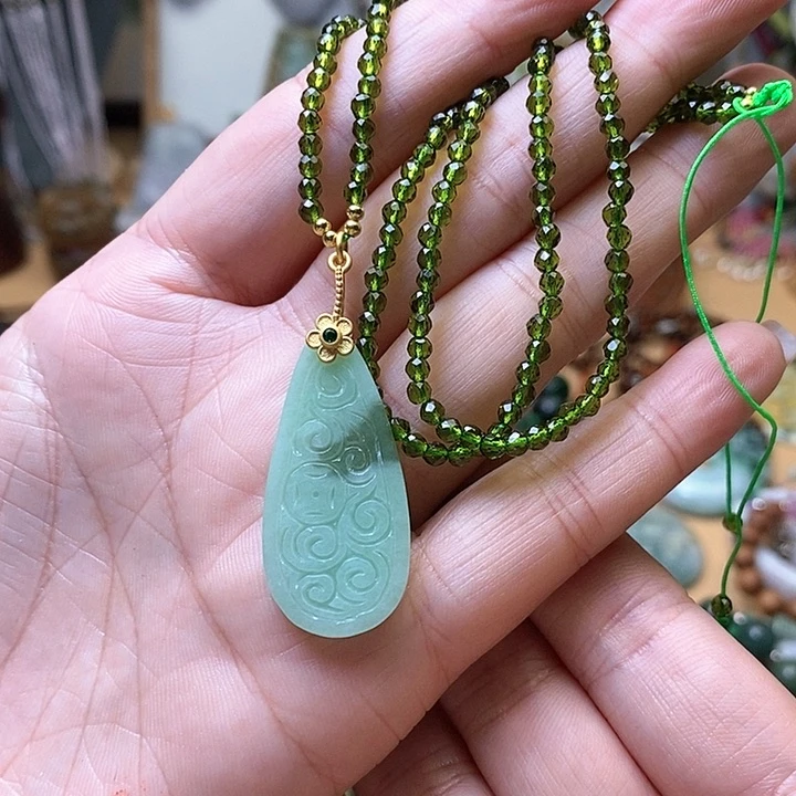 翡翠颈饰未镶嵌一套56