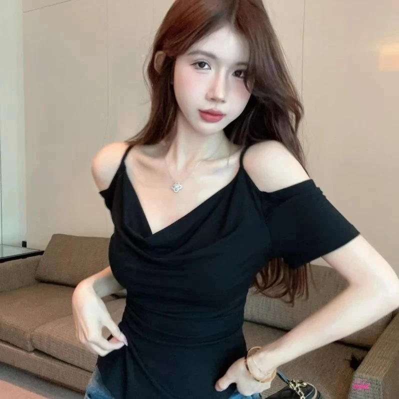 韩系辣妹一字肩吊带荡领短袖上衣设计简约露肩不规则显瘦黑色T恤