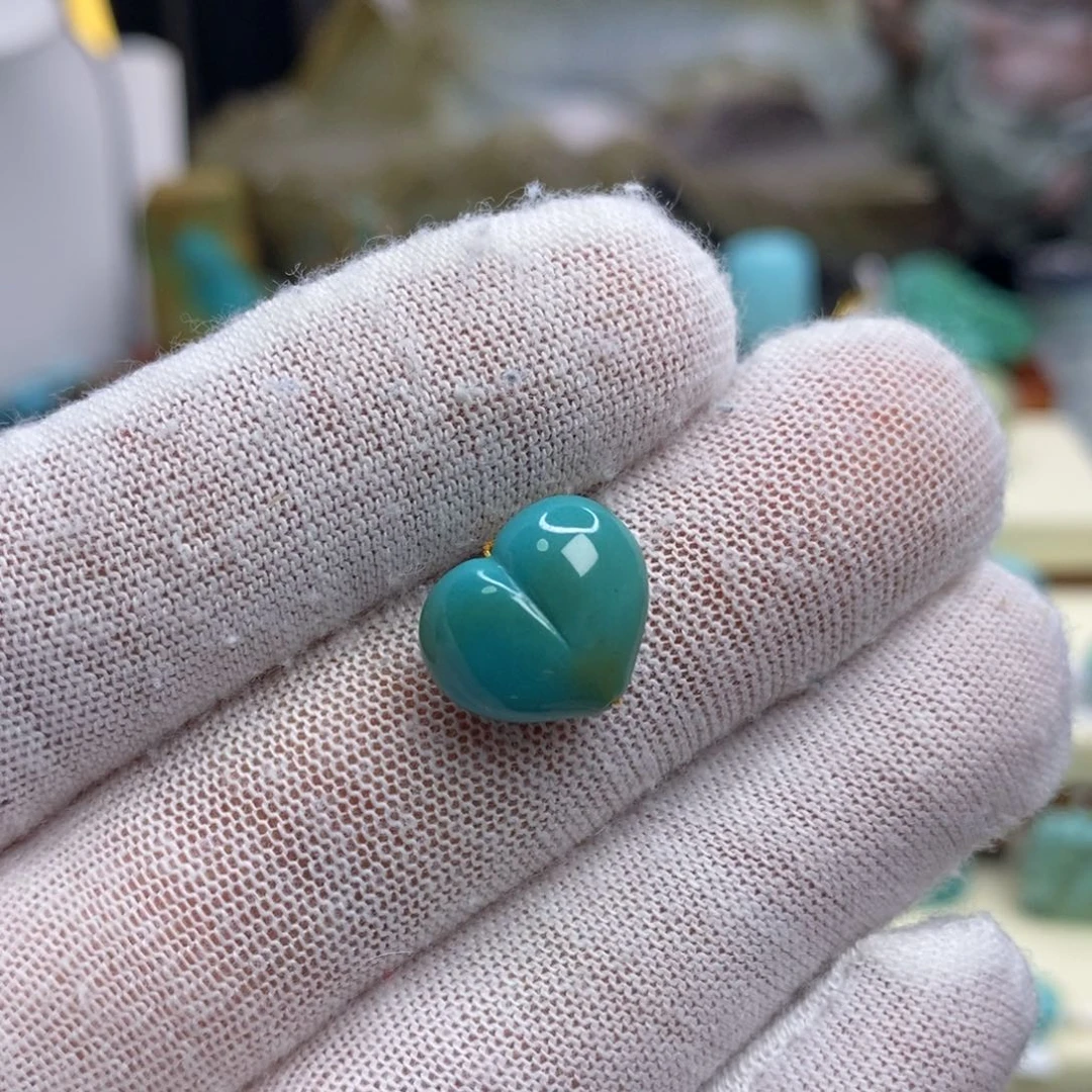 绿松石未镶嵌珠宝奇石