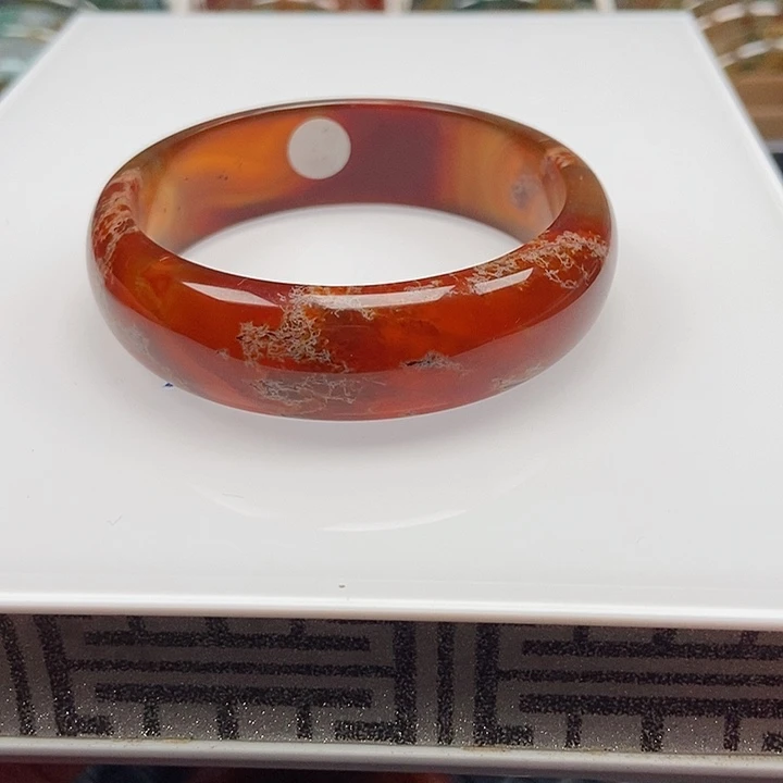 玛瑙/玉髓手镯未镶嵌云****伽