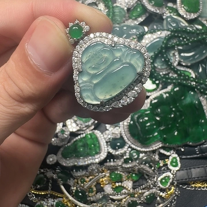 翡翠未镶嵌颈饰天然A货翡翠放漏