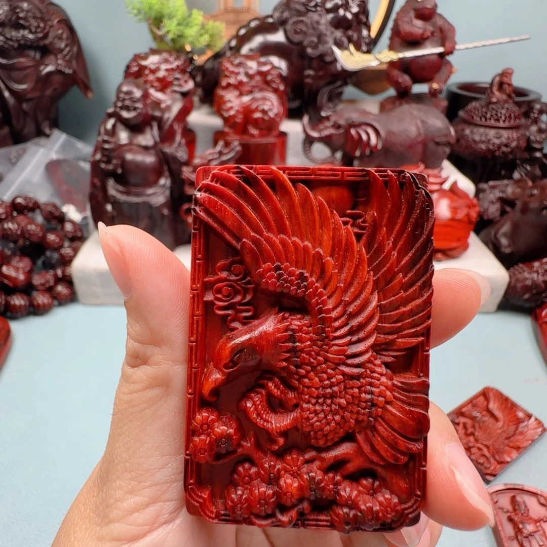 小叶紫檀把件大鹏展翅