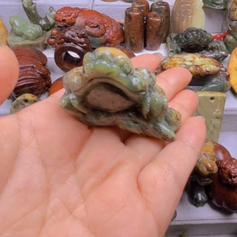 岫岩河磨玉（透闪石质玉）把件未镶嵌吾**旧