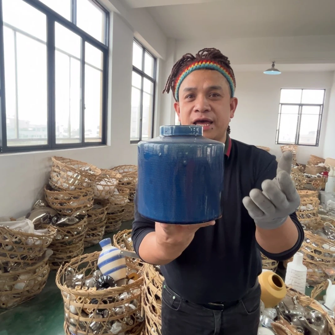 摆件31 号高中低温陶瓷瓶（部分微瑕）