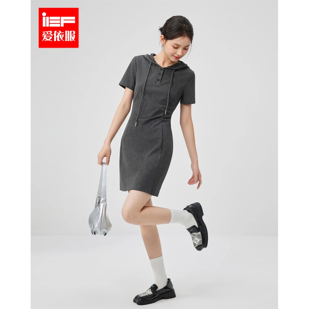 IEF/爱依服2025新款夏季美式休闲显瘦设计感连帽洋气短袖连衣裙