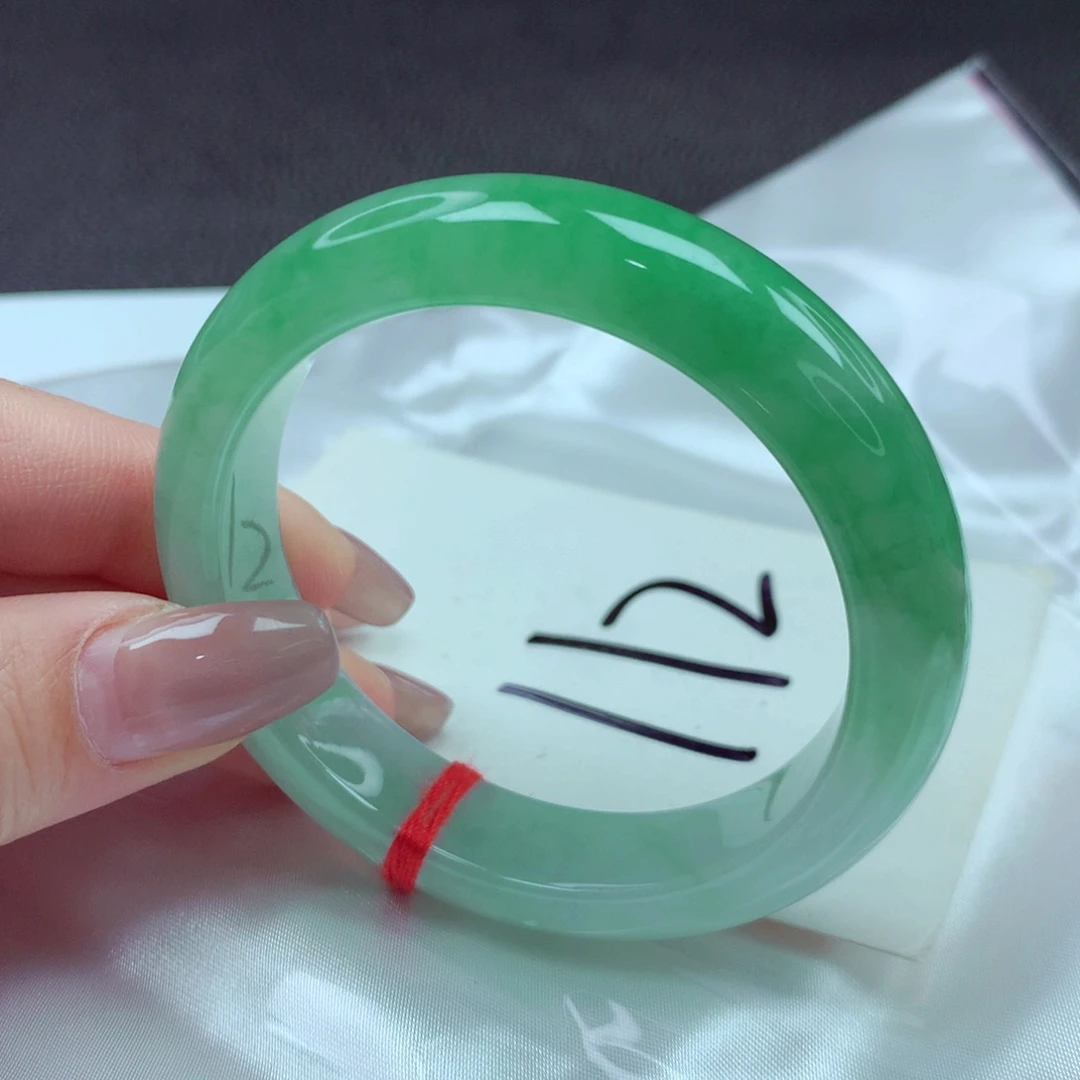 翡翠手镯未镶嵌手镯52