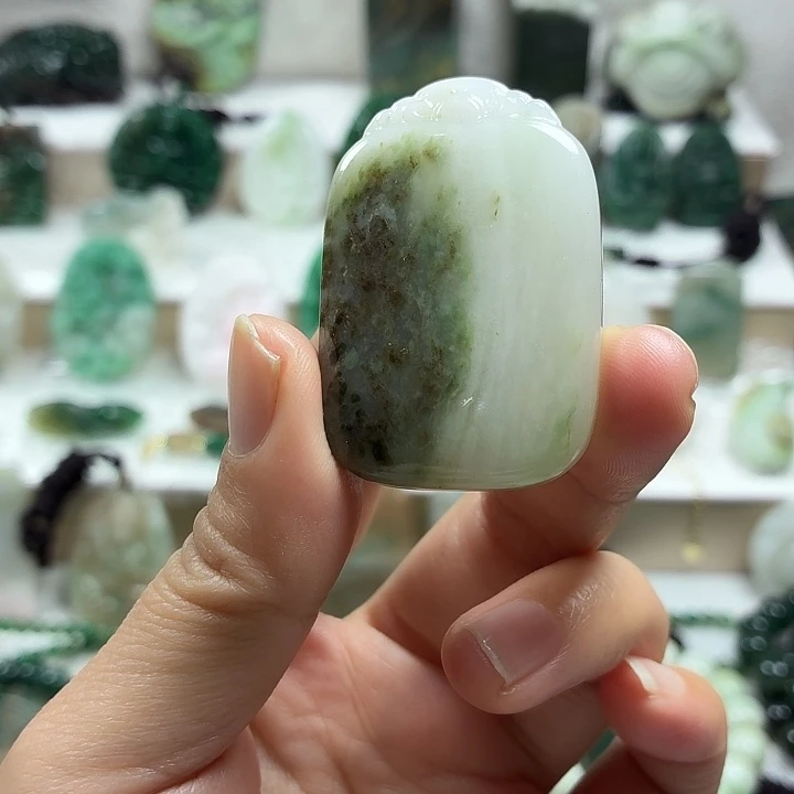 独山玉未镶嵌吊坠