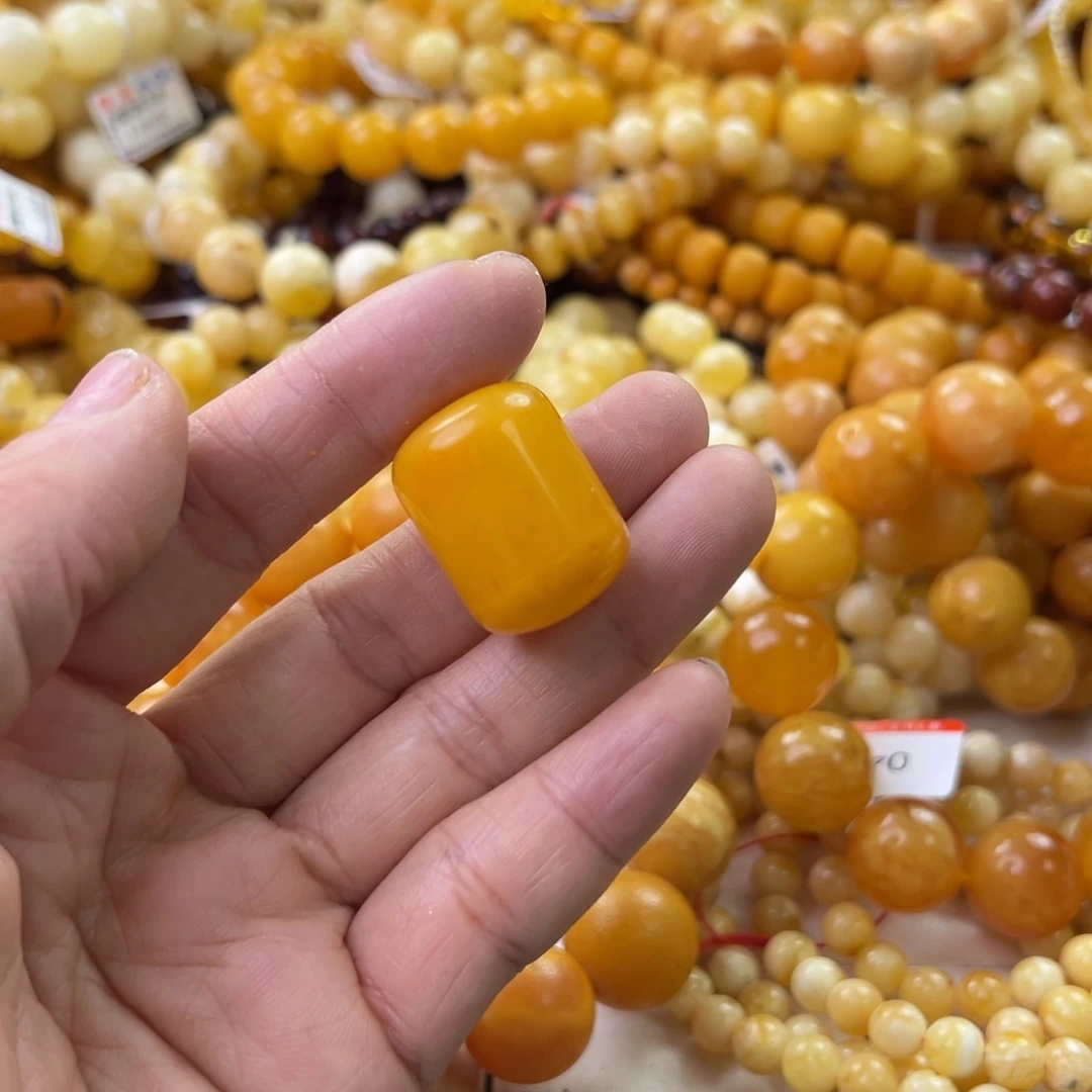琥珀珠宝奇石未镶嵌