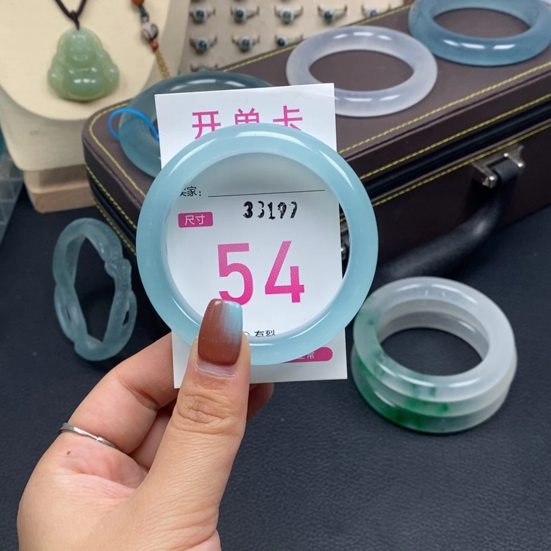 石英质玉未镶嵌手镯