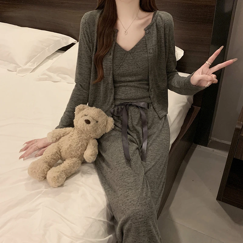 睡衣女春秋棉时尚性感带胸垫吊带睡衣三件套装休闲家居服可外穿