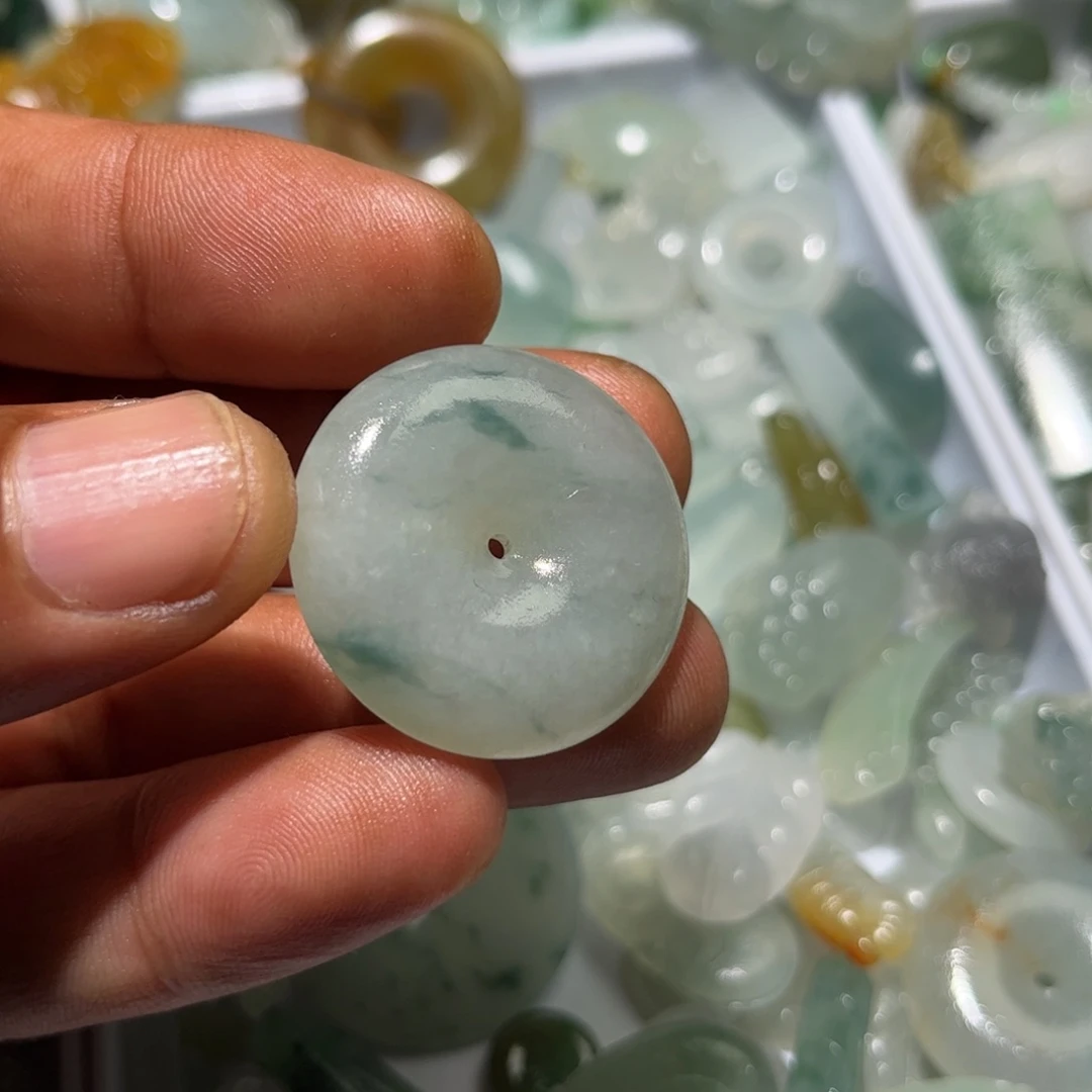 翡翠未镶嵌颈饰A貨