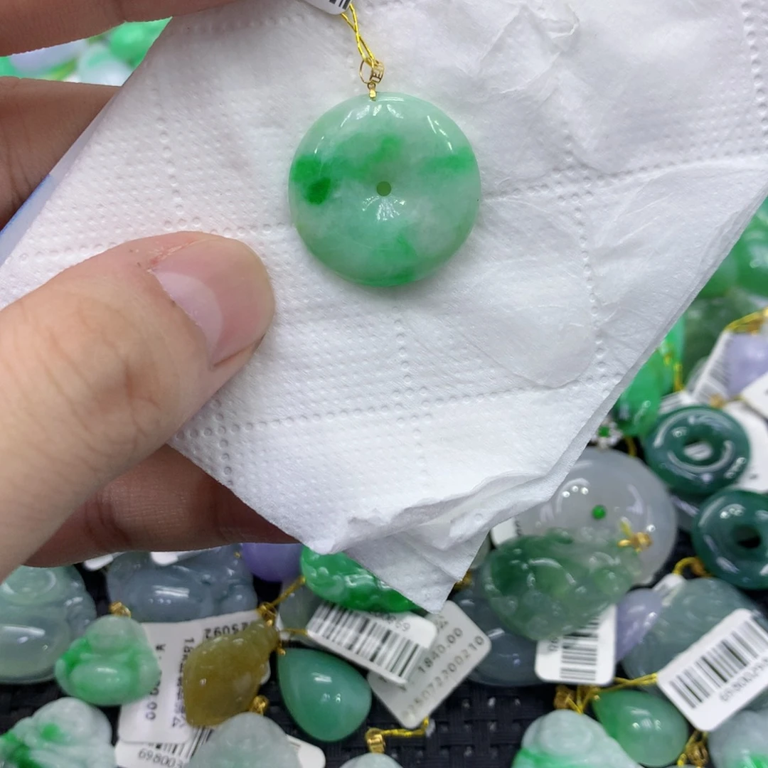 翡翠18K金镶嵌颈饰翡翠