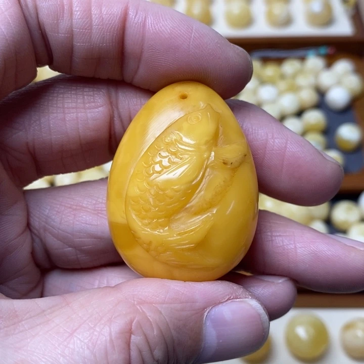 蜜蜡琥珀画未镶嵌粟*花