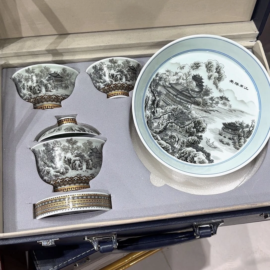 瓷片景德镇瓷器精品陈列