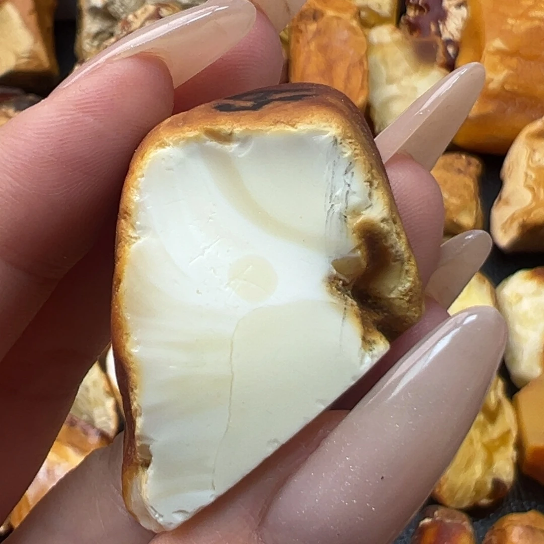 阳***柔定制琥珀未镶嵌蜜蜡
