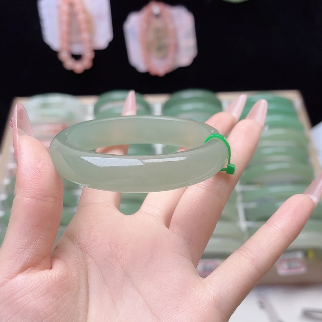 石英质玉未镶嵌手镯58