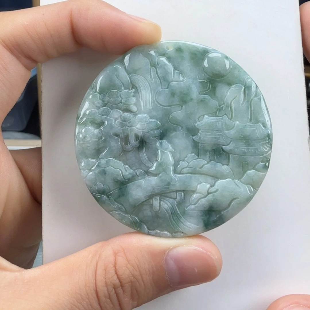 翡翠挂件未镶嵌翡翠