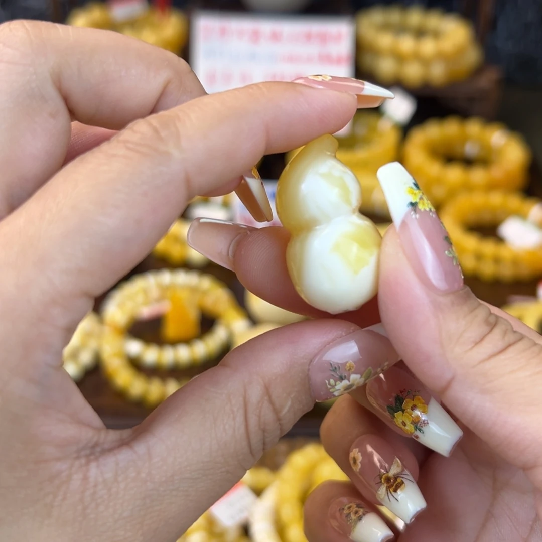 琥珀裸石未镶嵌knnnnnnnnnnnm