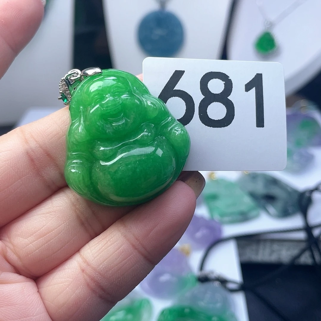 翡翠吊坠(赠链)未镶嵌