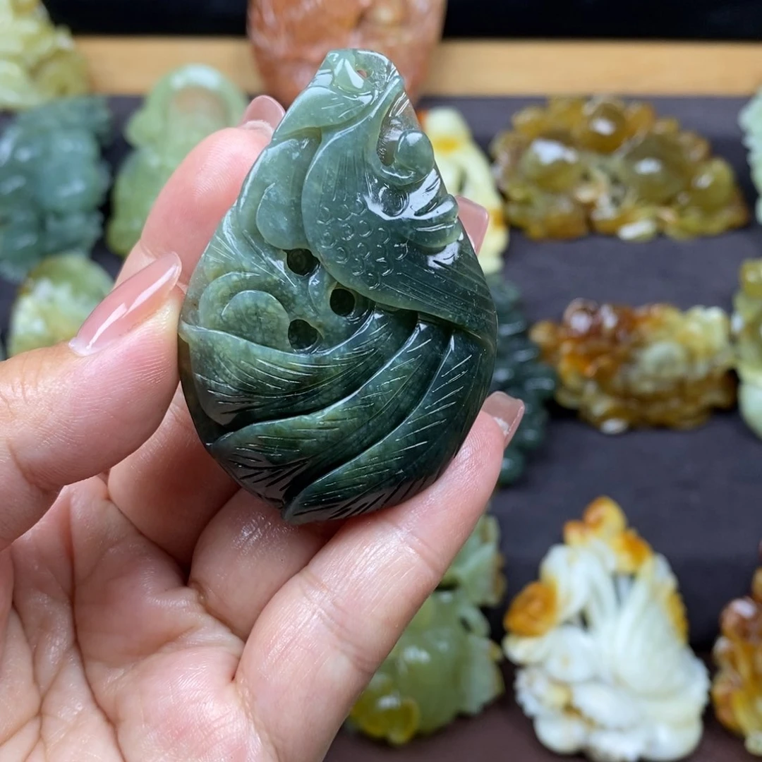 蛇纹石玉颈饰未镶嵌