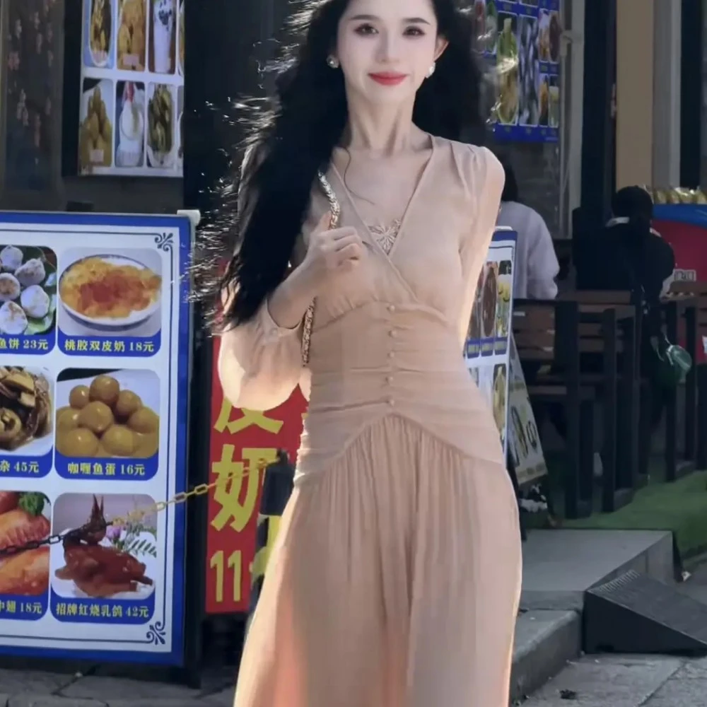 桃夭灼华春季新款高级法式气质显瘦A摆连衣裙