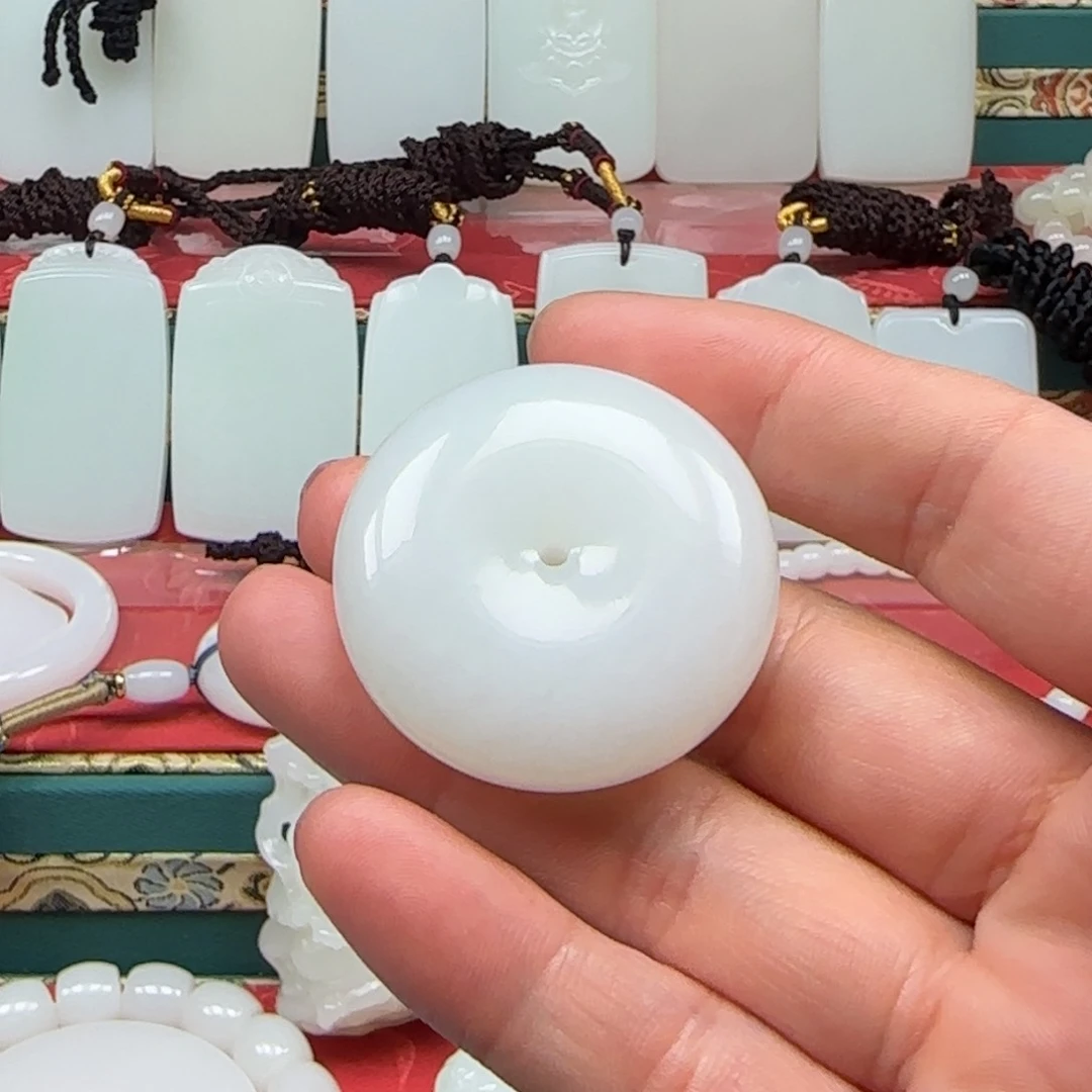 和田玉未镶嵌挂件荣*