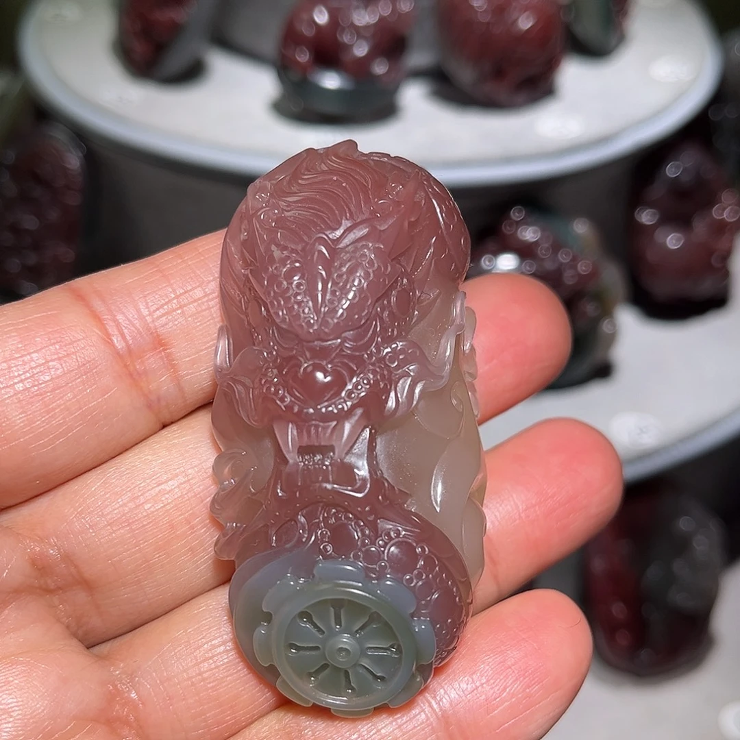 与***8玛瑙/玉髓未镶嵌颈饰