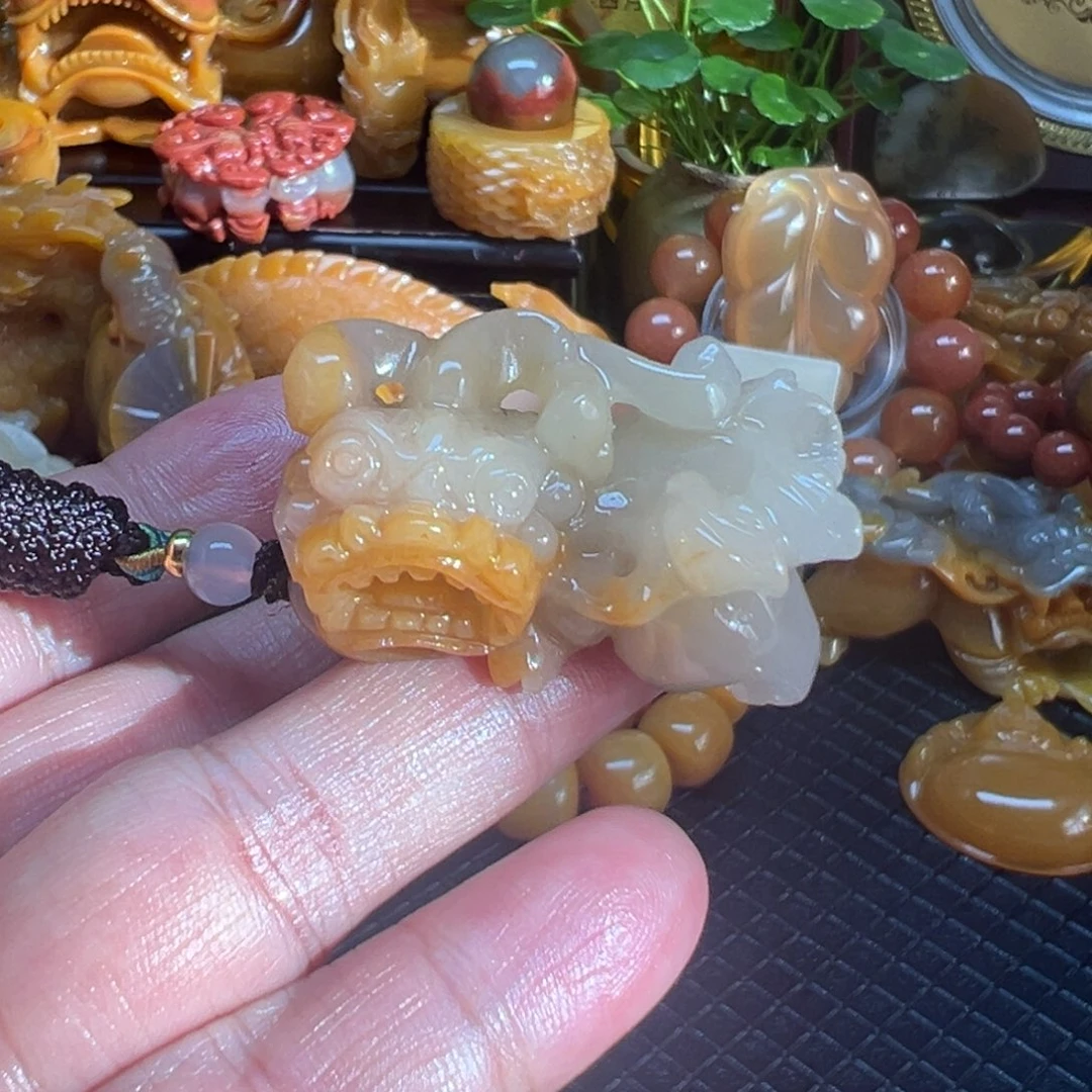 石英质玉未镶嵌颈饰