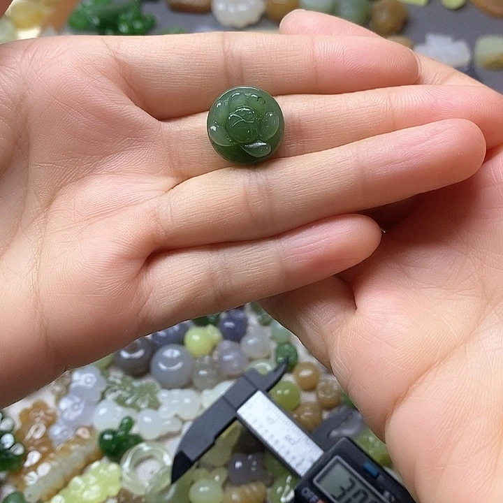 未镶嵌和田玉挂件莲花