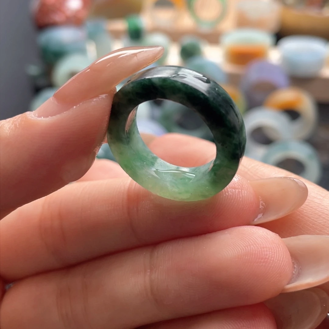 定制翡翠未镶嵌戒指