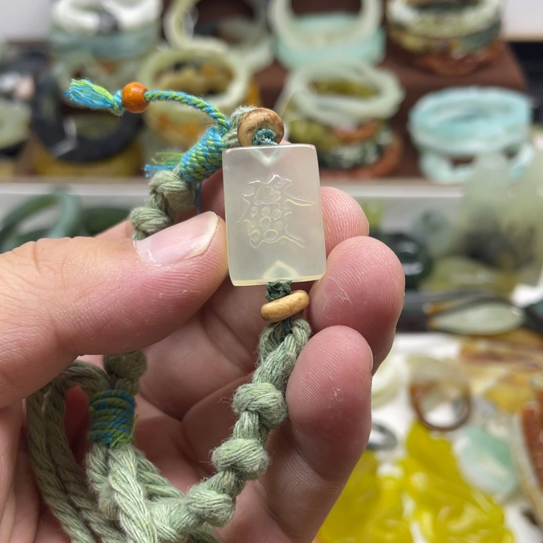 蛇纹石玉未镶嵌吊坠(不含链)