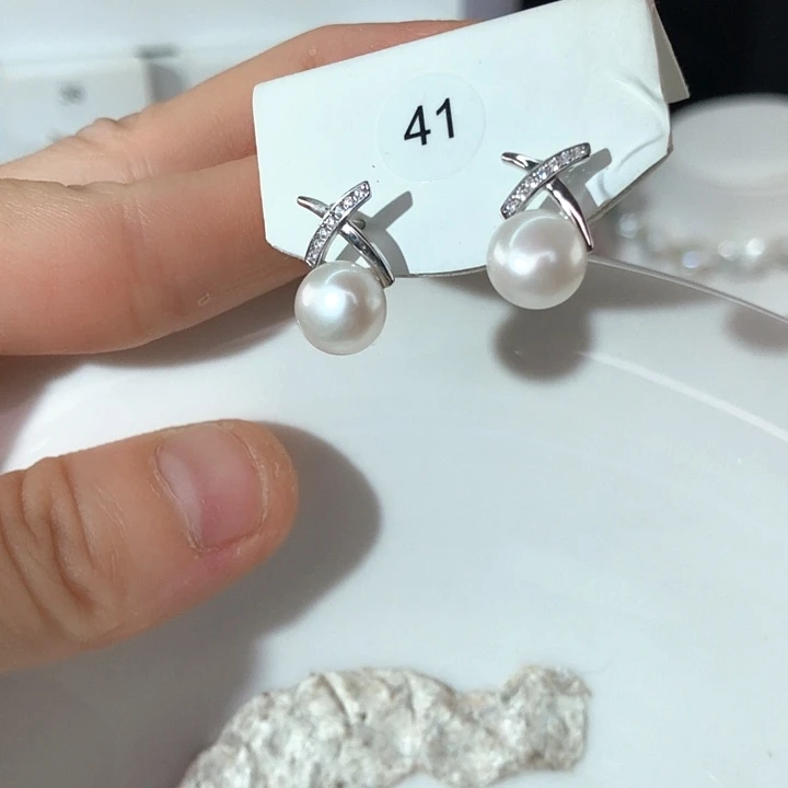 小****银S925镶嵌淡水珍珠耳饰