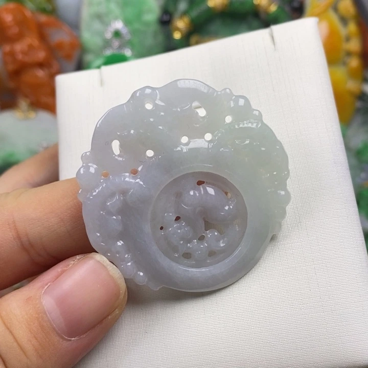 翡翠未镶嵌吊坠(赠链)