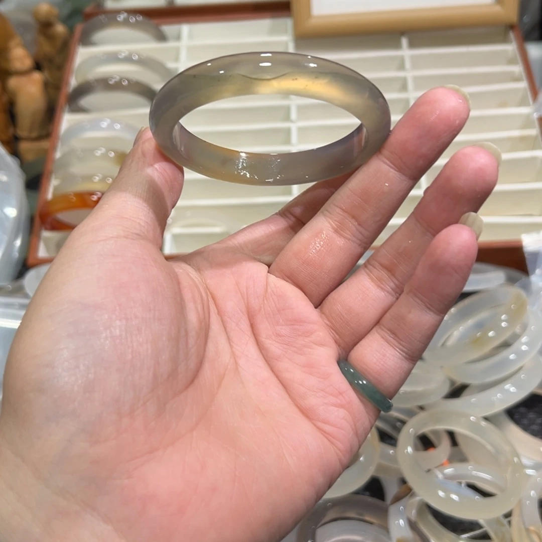 玛瑙/玉髓未镶嵌手镯60圈有包容21