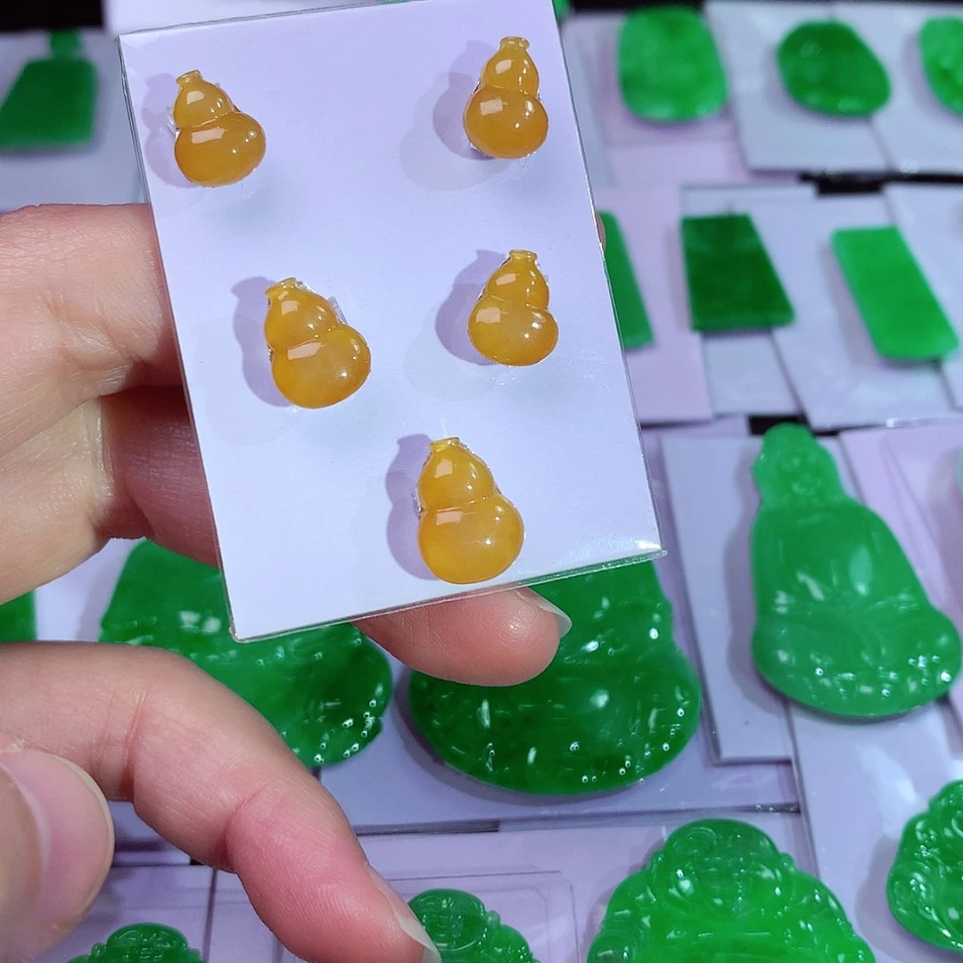 吊坠(赠链)未镶嵌翡翠天然翡翠