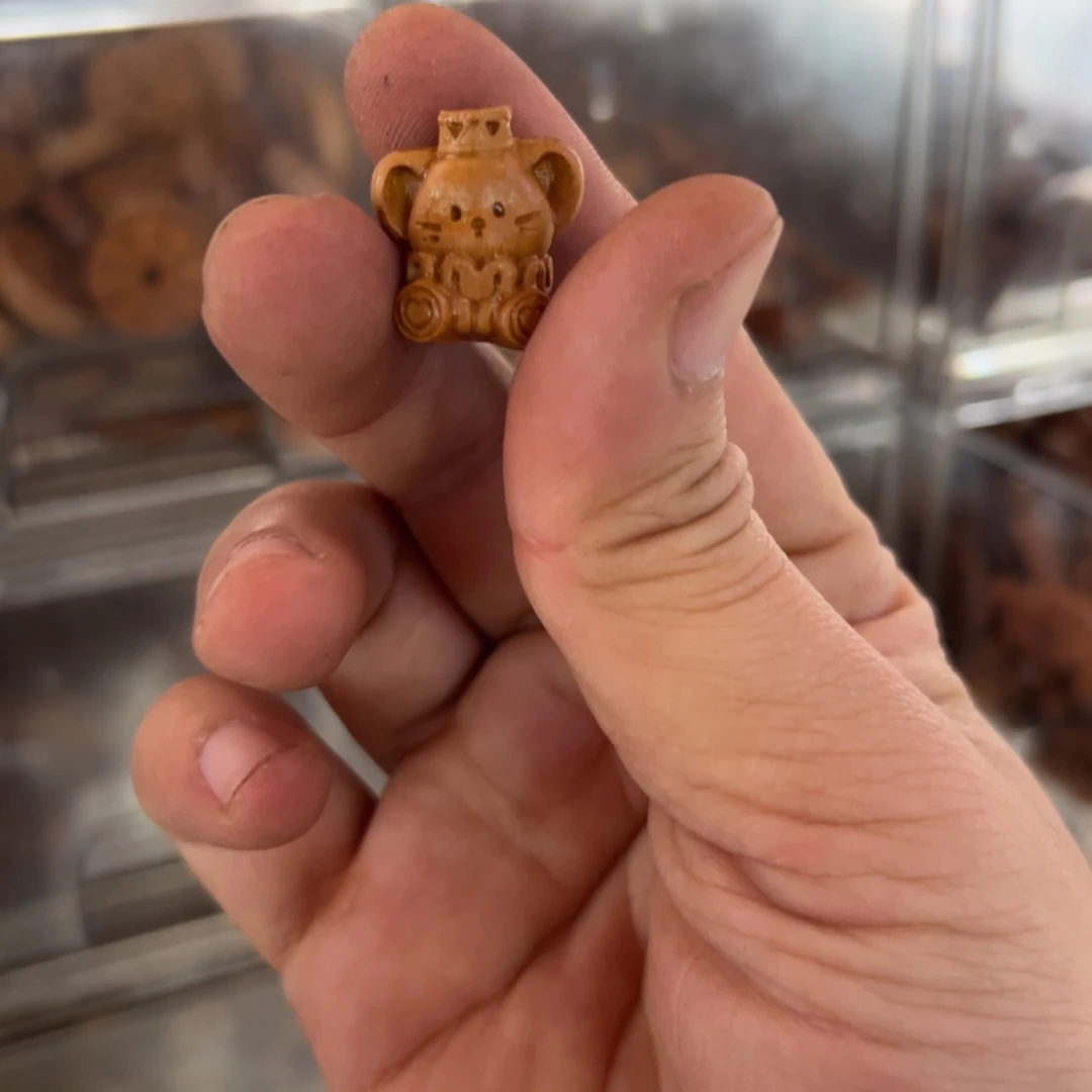 只买单纯的吊坠，没带链子，属的性质。