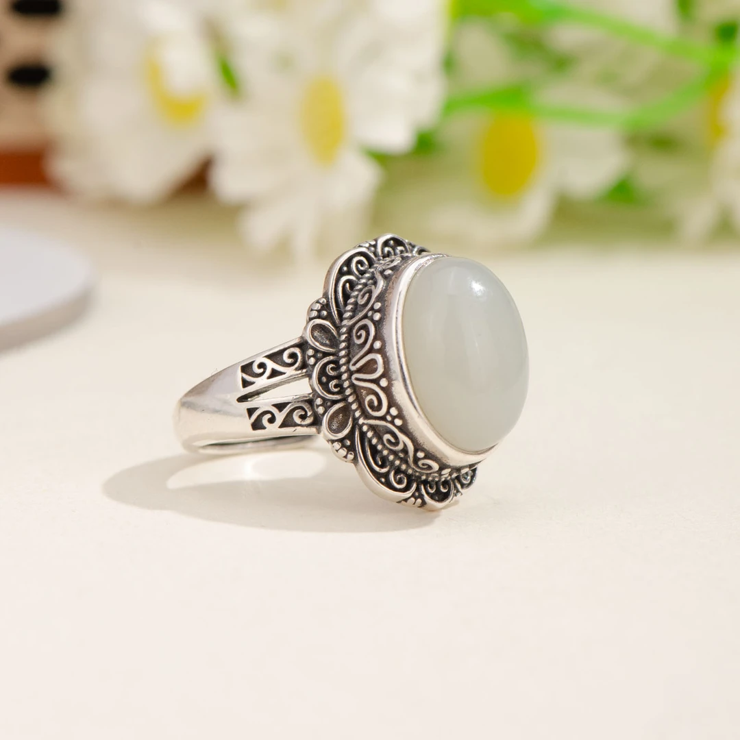 花团锦簇和田玉银戒指