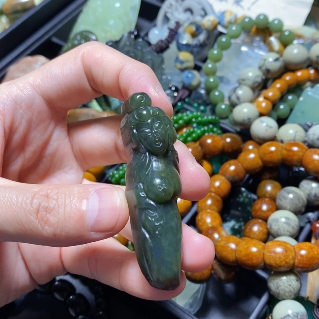 和田玉未镶嵌颈饰