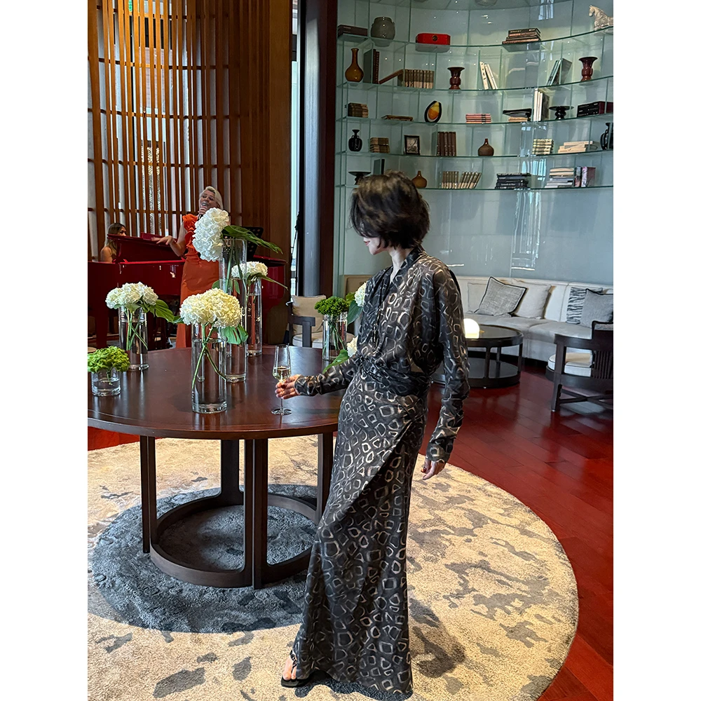 SHIIEELL现货 2025新款气质水墨印花V领长袖系带真丝连衣裙Z1401