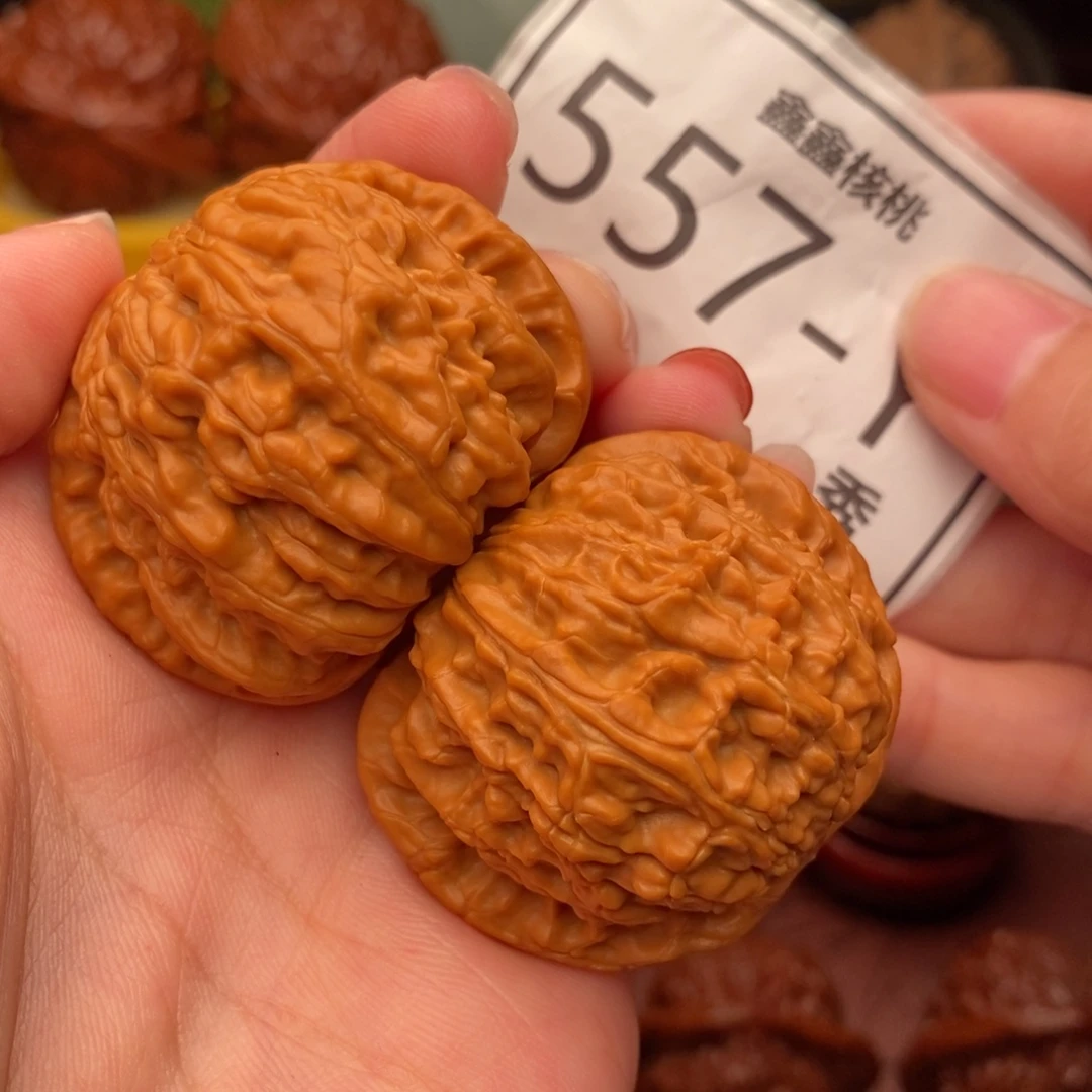 桃核把件白狮41……
