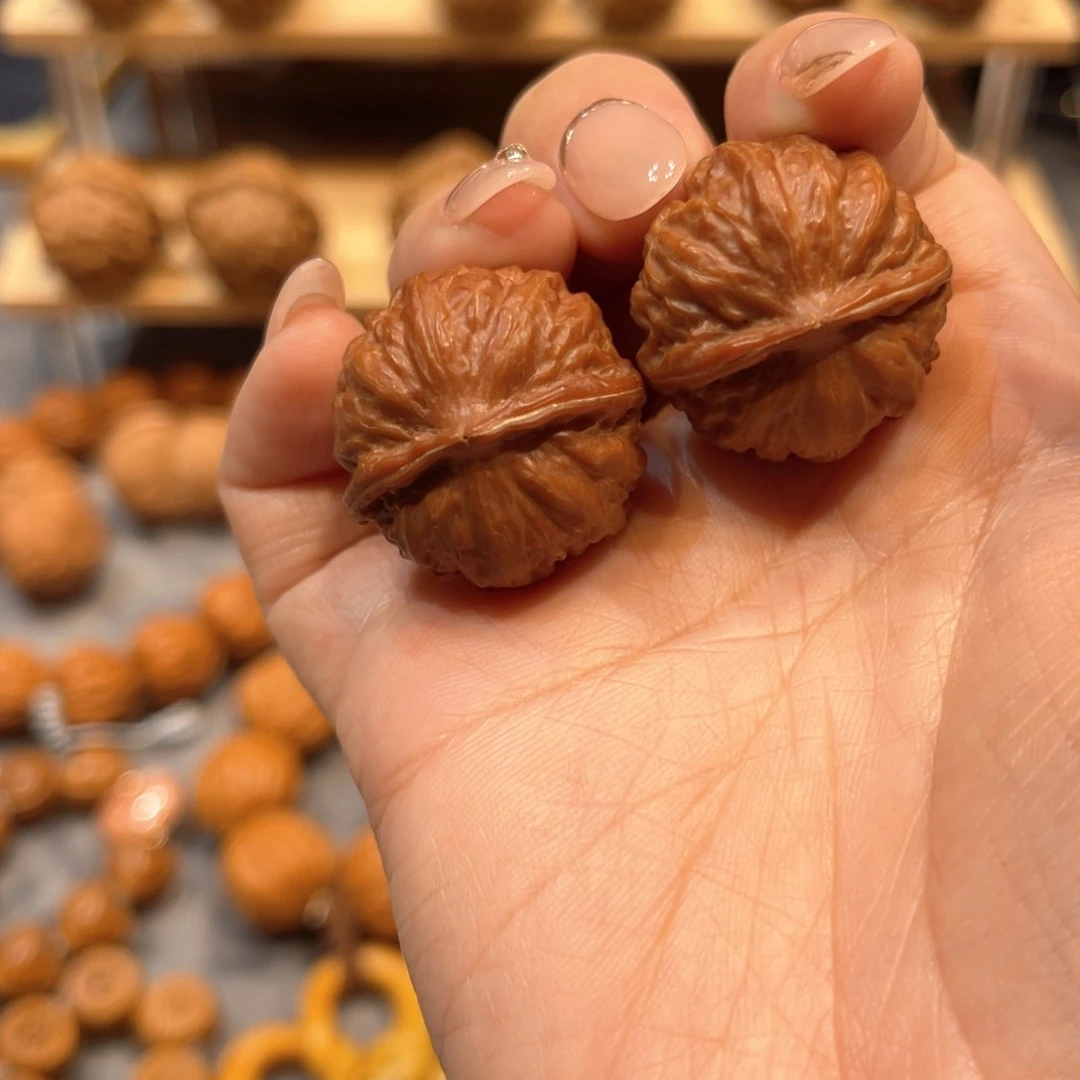 文玩核桃把件红皮西瓜