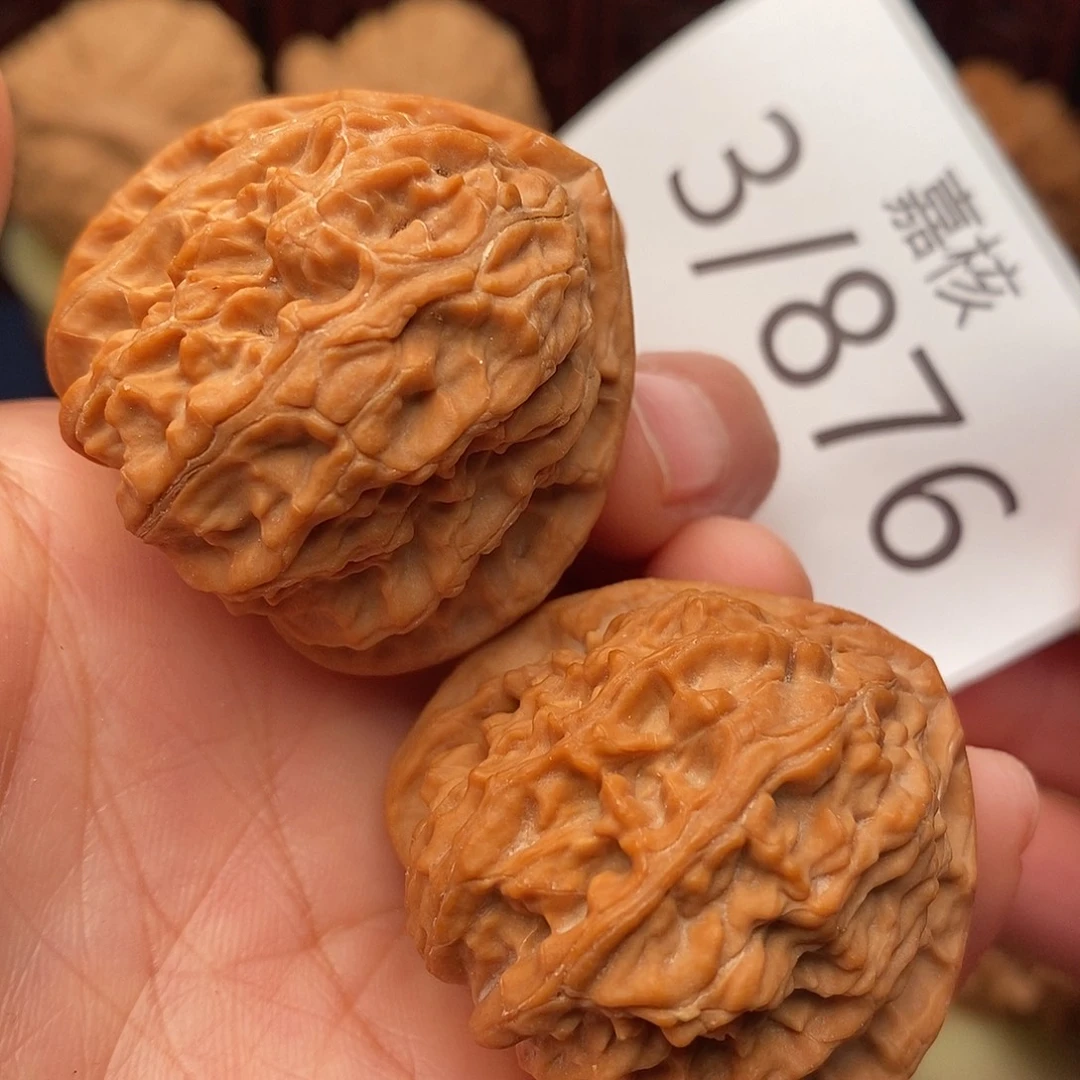 文玩核桃把件38三角白