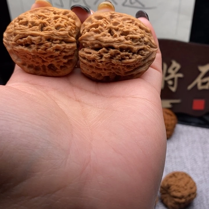 泥***了吊坠文玩核桃南疆石