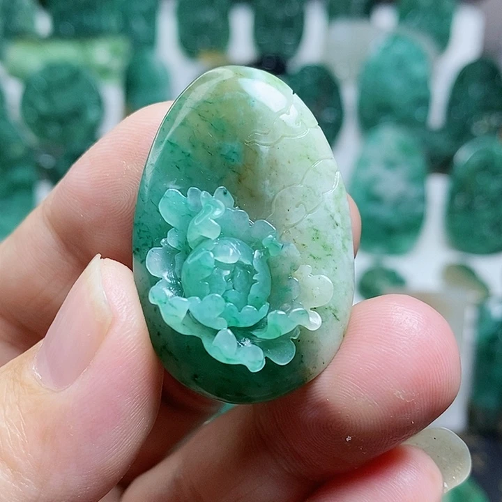 未镶嵌独山玉颈饰