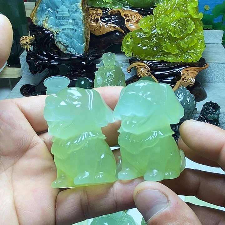 蛇纹石玉未镶嵌小摆件