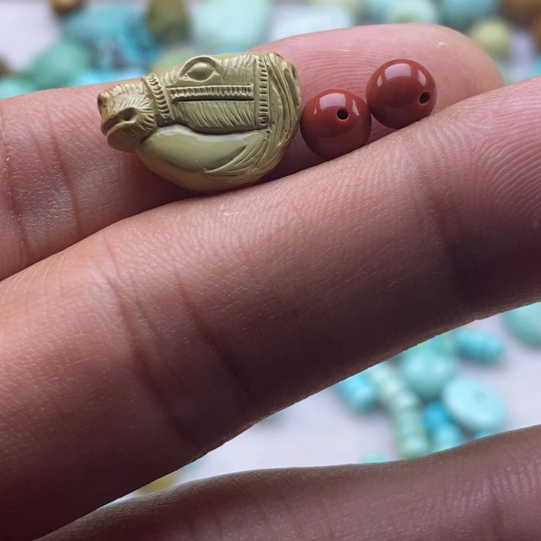 云***蔚未镶嵌南红玛瑙珠宝半成品