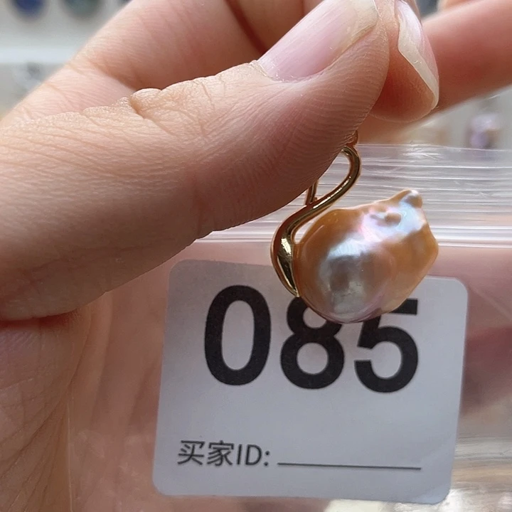 未镶嵌天然珍珠。  漏 漏 漏淡水珍珠