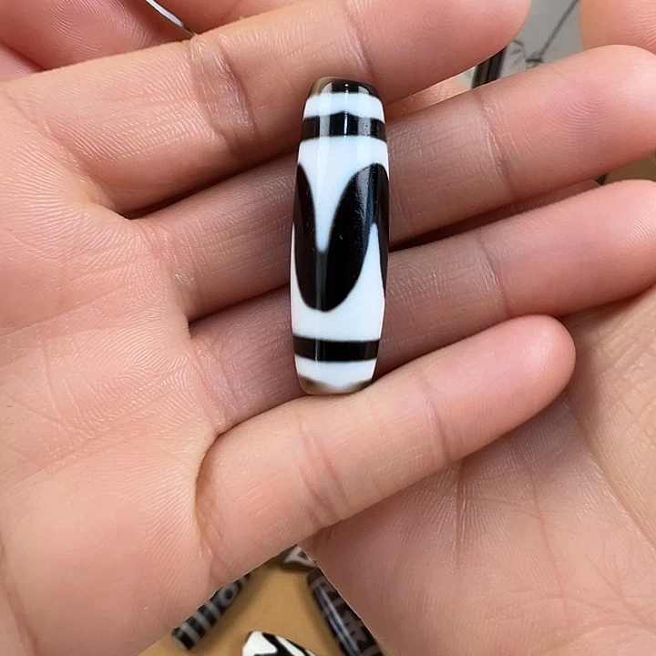 我***局玛瑙/玉髓合金颈饰