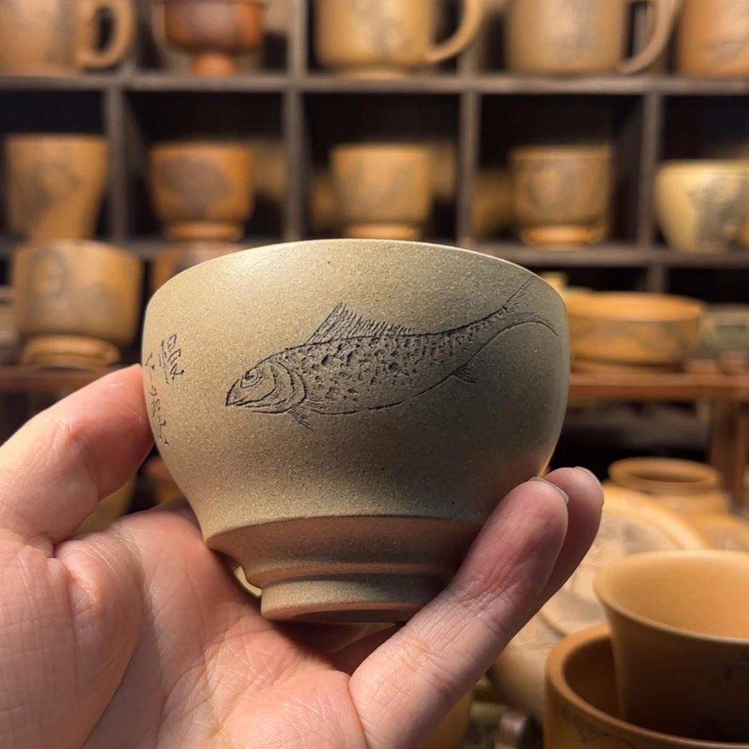 紫砂杯子3***m微瑕疵无锦盒鱼刻绘紫砂主人杯